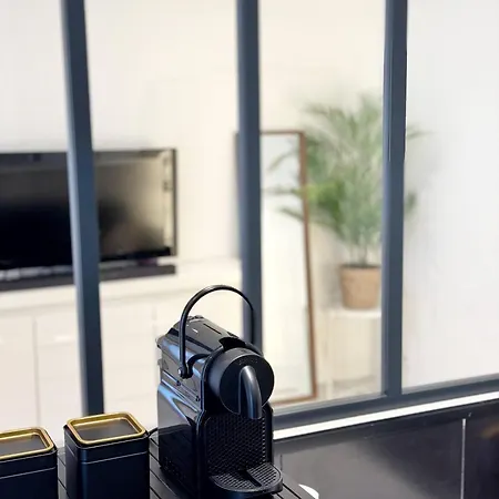 Charming In The Heart Of Rpublique Apartamento